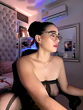 Snapshot of ZarahEvans chatting on 11-21-25, 07:56 ZarahEvans online show from 11-21-25, 07:56