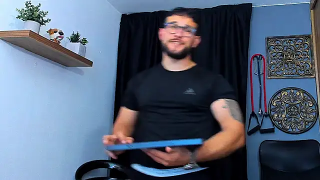 Snapshot of AndrewDiaz chatting on 02-11-26, 11:54 AndrewDiaz online show from 02-11-26, 11:54