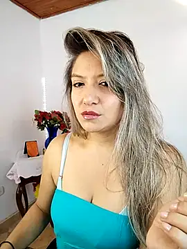 valeriahunter1 online show from 05-07-26, 10:15