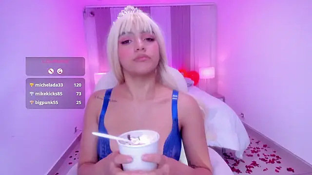 Snapshot of anahi_curlie1 chatting on 02-15-25, 08:00 anahi curlie1 online show from 02-15-25, 08:00