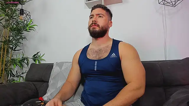 Snapshot of SebastianVilla_ chatting on 05-14-26, 12:28 SebastianVilla online show from 05-14-26, 12:28