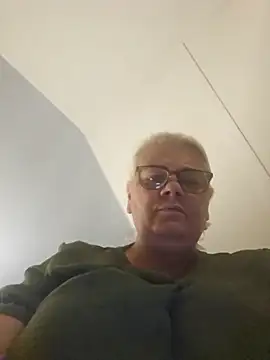 Snapshot of hotladymoon chatting on 07-28-26, 07:26 hotladymoon online show from 07-28-26, 07:26