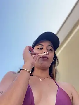 Emilia Bakerr online show from 01-18-25, 04:21