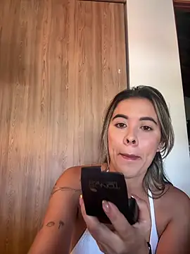 Emilia Bakerr online show from 07-17-26, 07:52