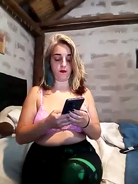 Snapshot of nenamalanenamala chatting on 03-10-25, 03:41 nenamalanenamala online show from 03-10-25, 03:41