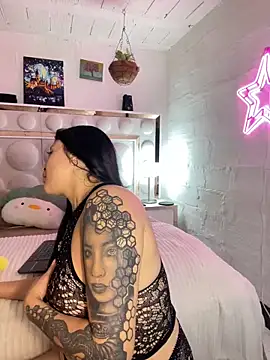 Snapshot of lucianaroy chatting on 01-12-25, 11:58 lucianaroy online show from 01-12-25, 11:58