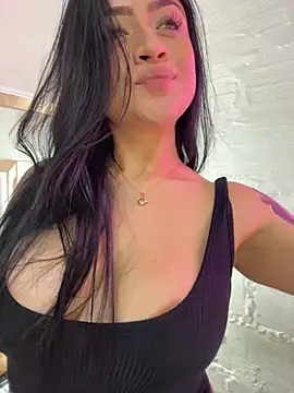 Snapshot of lucianaroy chatting on 02-28-25, 11:47 lucianaroy online show from 02-28-25, 11:47