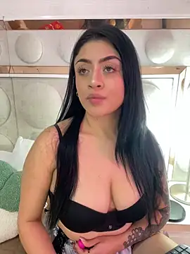 Snapshot of lucianaroy chatting on 03-11-25, 04:43 lucianaroy online show from 03-11-25, 04:43