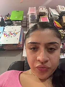 Snapshot of lucianaroy chatting on 10-22-25, 05:24 lucianaroy online show from 10-22-25, 05:24