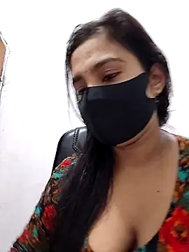 Snapshot of Ritusri_Dotta chatting on 09-15-25, 04:40 Ritusri Dotta online show from 09-15-25, 04:40