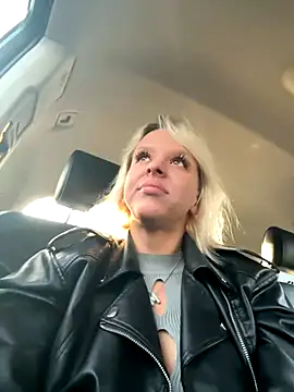 LikaCat online show from 09-18-25, 01:18