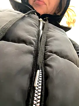 LikaCat online show from 10-06-25, 03:59