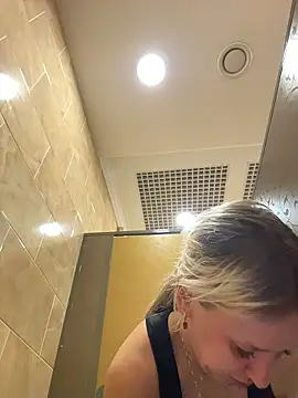 LikaCat online show from 01-10-26, 04:03