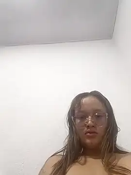 lucyy06 online show from 05-28-26, 04:21