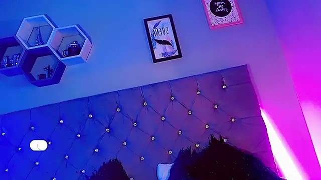 Snapshot of Ashlycuute chatting on 12-14-24, 08:18 Ashlycuute online show from 12-14-24, 08:18