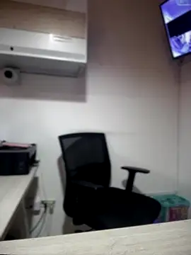 Snapshot of MarianaBenz chatting on 12-23-25, 12:19 MarianaBenz online show from 12-23-25, 12:19