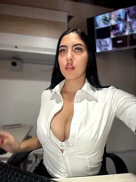 Snapshot of MarianaBenz chatting on 05-24-26, 09:42 MarianaBenz online show from 05-24-26, 09:42