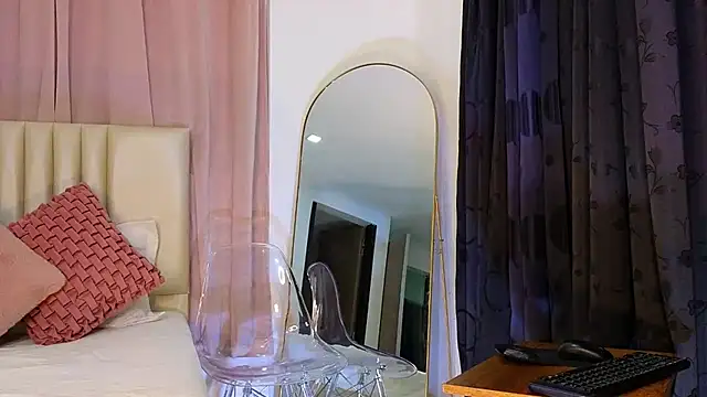 Snapshot of KristennBlue chatting on 02-12-25, 02:03 KristennBlue online show from 02-12-25, 02:03