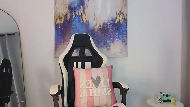 Snapshot of KristennBlue chatting on 11-23-25, 10:04 KristennBlue online show from 11-23-25, 10:04