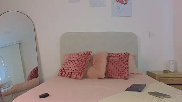 Snapshot of KristennBlue chatting on 12-15-25, 12:53 KristennBlue online show from 12-15-25, 12:53