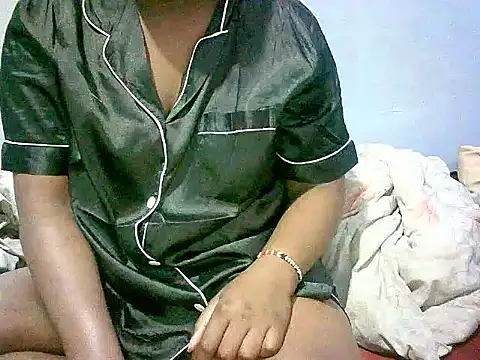 Snapshot of honeypotsweet chatting on 09-27-25, 06:40 honeypotsweet online show from 09-27-25, 06:40