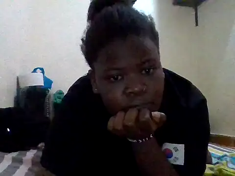 Snapshot of honeypotsweet chatting on 10-13-25, 08:58 honeypotsweet online show from 10-13-25, 08:58