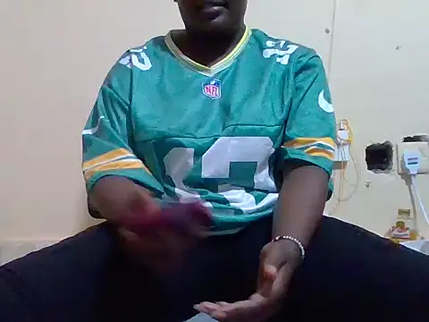 Snapshot of honeypotsweet chatting on 10-18-25, 11:33 honeypotsweet online show from 10-18-25, 11:33