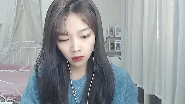 Snapshot of Jenny-Z chatting on 02-09-26, 02:04 Jenny-Z online show from 02-09-26, 02:04