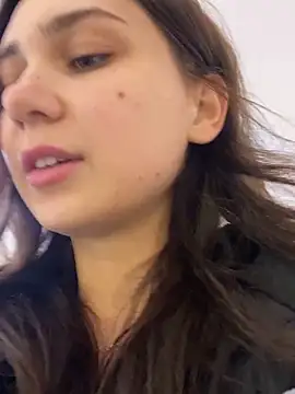 Snapshot of QuitieLia chatting on 12-09-24, 03:22 QuitieLia online show from 12-09-24, 03:22