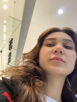 QuitieLia online show from 12-14-25, 09:36