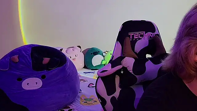 InternetFairy XO online show from 12-29-24, 01:34