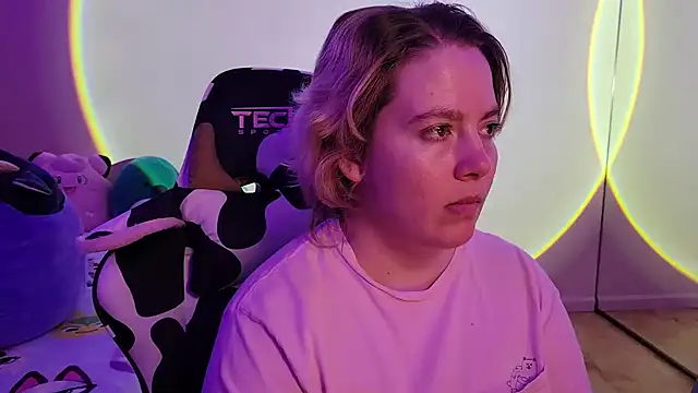 InternetFairy XO online show from 01-31-25, 06:13