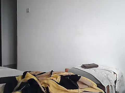 Snapshot of petiteebony_81 chatting on 03-13-26, 05:36 petiteebony 81 online show from 03-13-26, 05:36