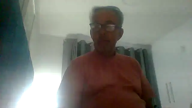 tuggy59 online show from 10-18-25, 04:04