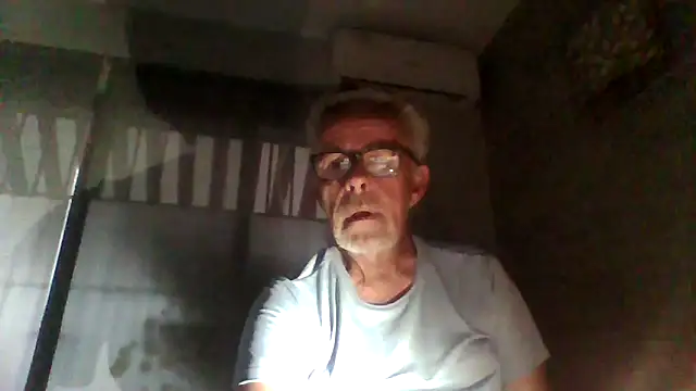 tuggy59 online show from 11-16-25, 06:41