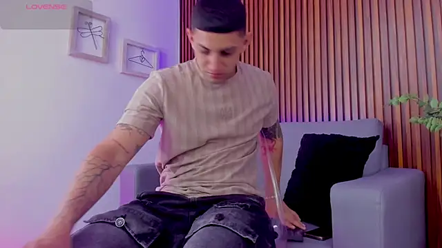 Alex cute77 online show from 04-22-26, 12:39