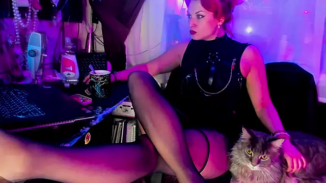 Snapshot of astarrot chatting on 02-28-25, 12:32 astarrot online show from 02-28-25, 12:32