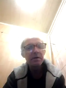 Snapshot of oksana722 chatting on 10-18-25, 03:46 oksana722 online show from 10-18-25, 03:46