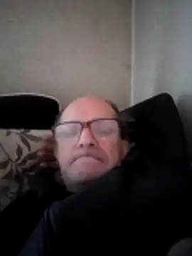 Snapshot of oksana722 chatting on 10-20-25, 08:26 oksana722 online show from 10-20-25, 08:26