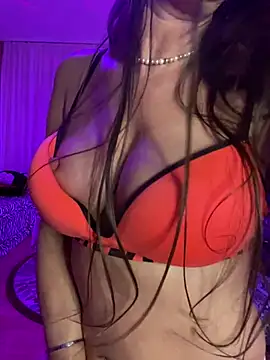 Snapshot of karrola chatting on 12-17-24, 10:22 karrola online show from 12-17-24, 10:22