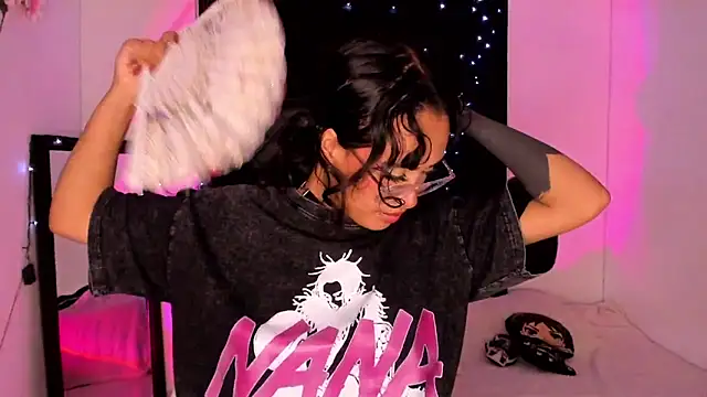 Snapshot of willow_poisson chatting on 01-16-25, 11:16 willow poisson online show from 01-16-25, 11:16