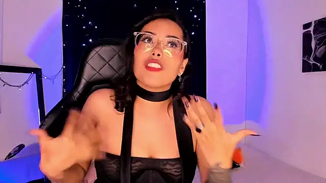 Snapshot of willow_poisson chatting on 01-22-25, 08:28 willow poisson online show from 01-22-25, 08:28