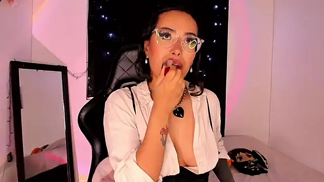 Snapshot of willow_poisson chatting on 01-27-25, 11:22 willow poisson online show from 01-27-25, 11:22