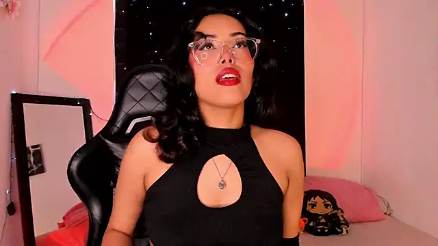 Snapshot of willow_poisson chatting on 02-19-25, 05:27 willow poisson online show from 02-19-25, 05:27