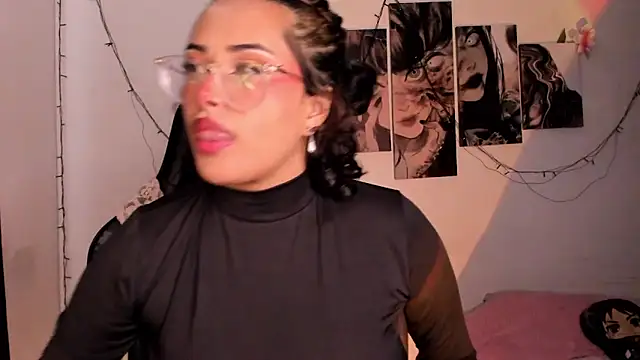 Snapshot of willow_poisson chatting on 12-17-25, 05:08 willow poisson online show from 12-17-25, 05:08