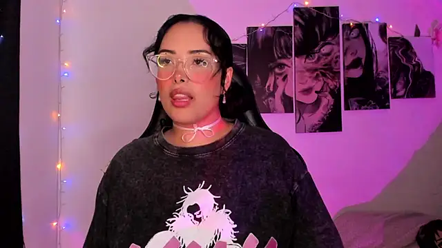 Snapshot of willow_poisson chatting on 01-05-26, 05:27 willow poisson online show from 01-05-26, 05:27