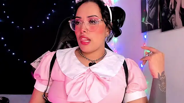 Snapshot of willow_poisson chatting on 01-31-26, 07:11 willow poisson online show from 01-31-26, 07:11