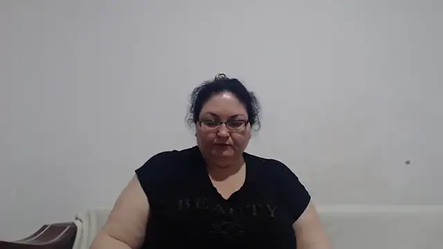 Snapshot of Nykyxo chatting on 05-17-26, 11:56 Nykyxo online show from 05-17-26, 11:56