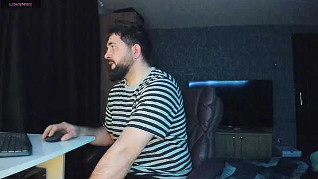 Snapshot of Eduu2322 chatting on 01-01-25, 10:03 Eduu2322 online show from 01-01-25, 10:03