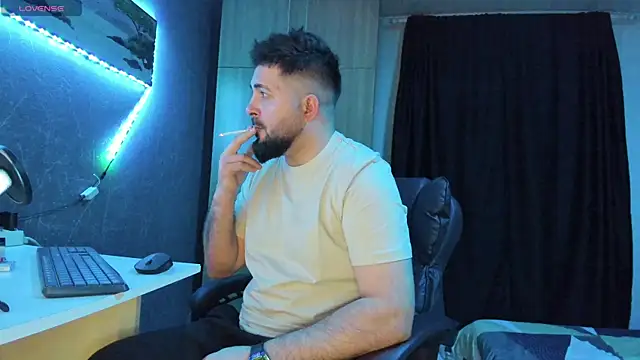 Snapshot of Eduu2322 chatting on 02-08-25, 10:19 Eduu2322 online show from 02-08-25, 10:19